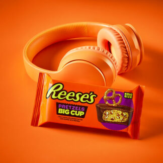 Reeses Peanut Butter Big Cup with Pretzels King Size 74g USA (Pack 16)
